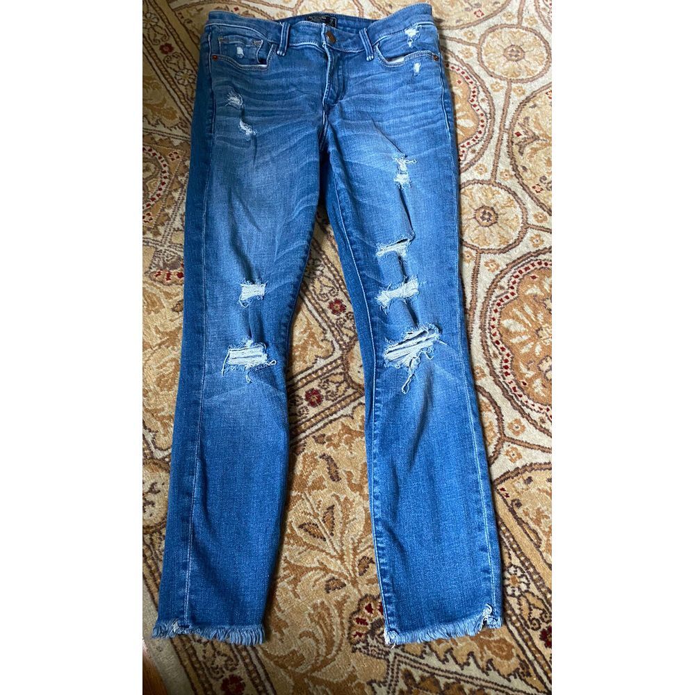 Abercrombie&Fitch Women's 27/4 Harper Low Rise Short Ankle Jeans Denim Destroyed
